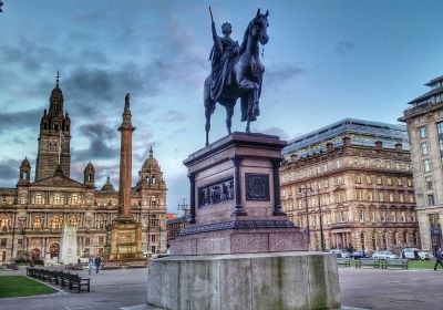Queen Victoria, George Square, Glasgow, https://de.wikipedia.org/wiki/Datei:Queen_Victoria,_George_S